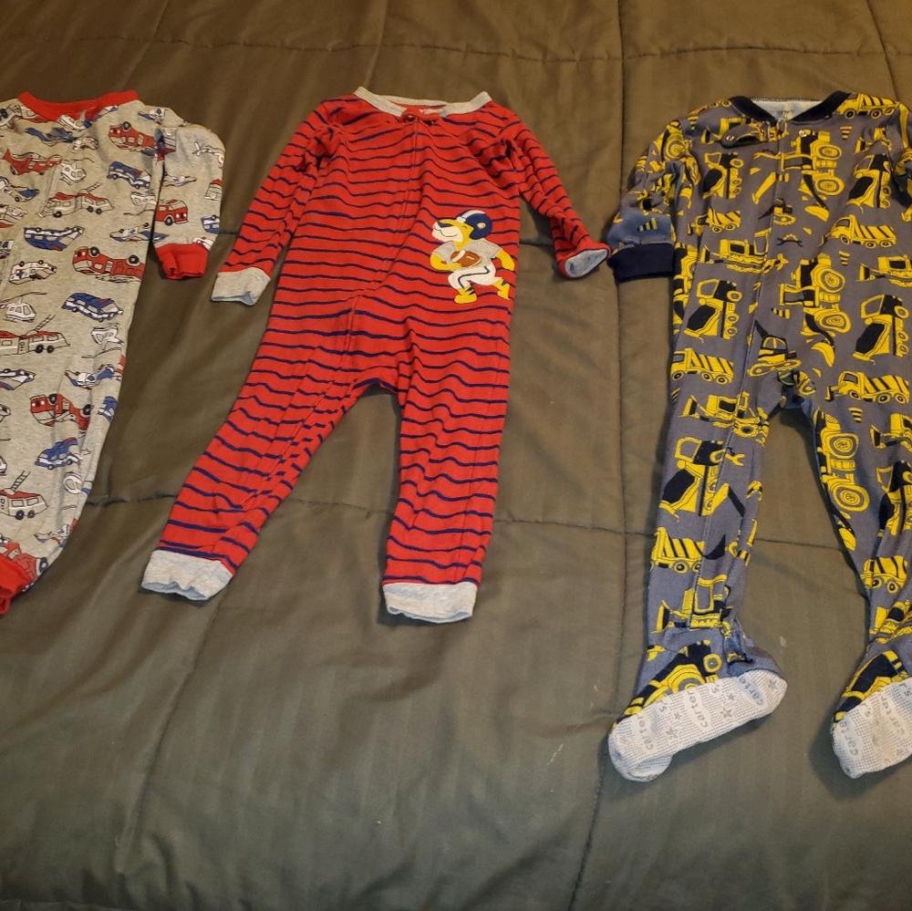 PRE OWNED BUNDLE OF 3 CARTERS BOYS ONESIES SIZE 2T